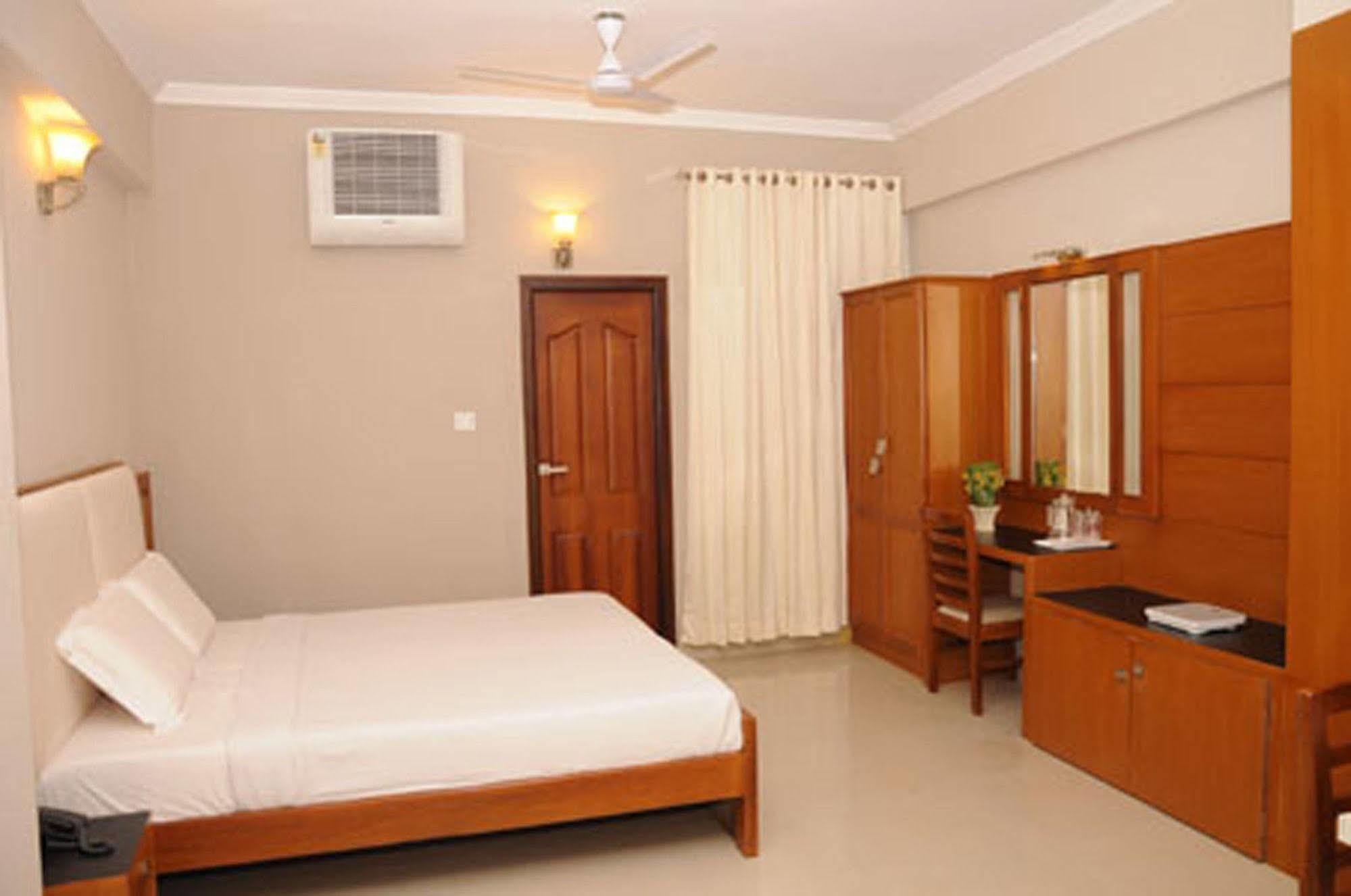 Hotel Pearl International Chennai Eksteriør bilde